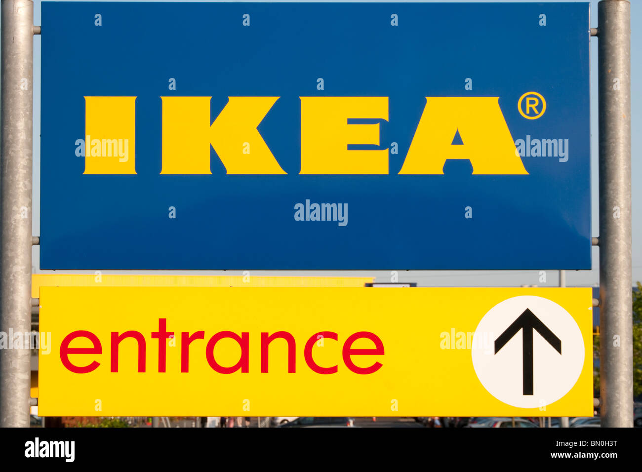 Segno in entrata al negozio IKEA in Valley Park Area Retail, Croydon, a sud di Londra - Inghilterra Foto Stock