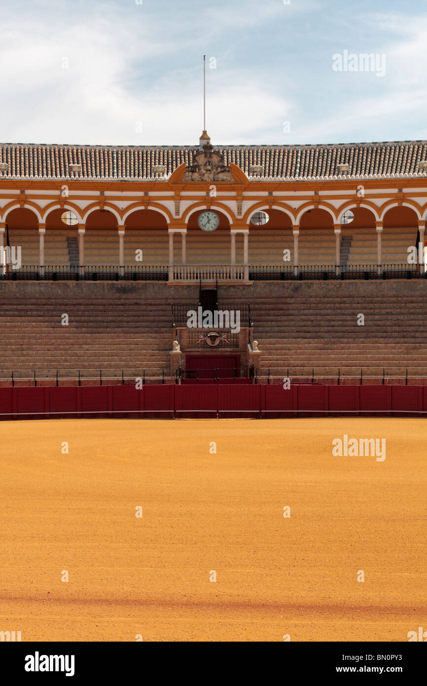 La Plaza de Toros de la Real Maestranza Siviglia Bullring il giorno prima di una corrida Andalusia Spagna Europa Foto Stock