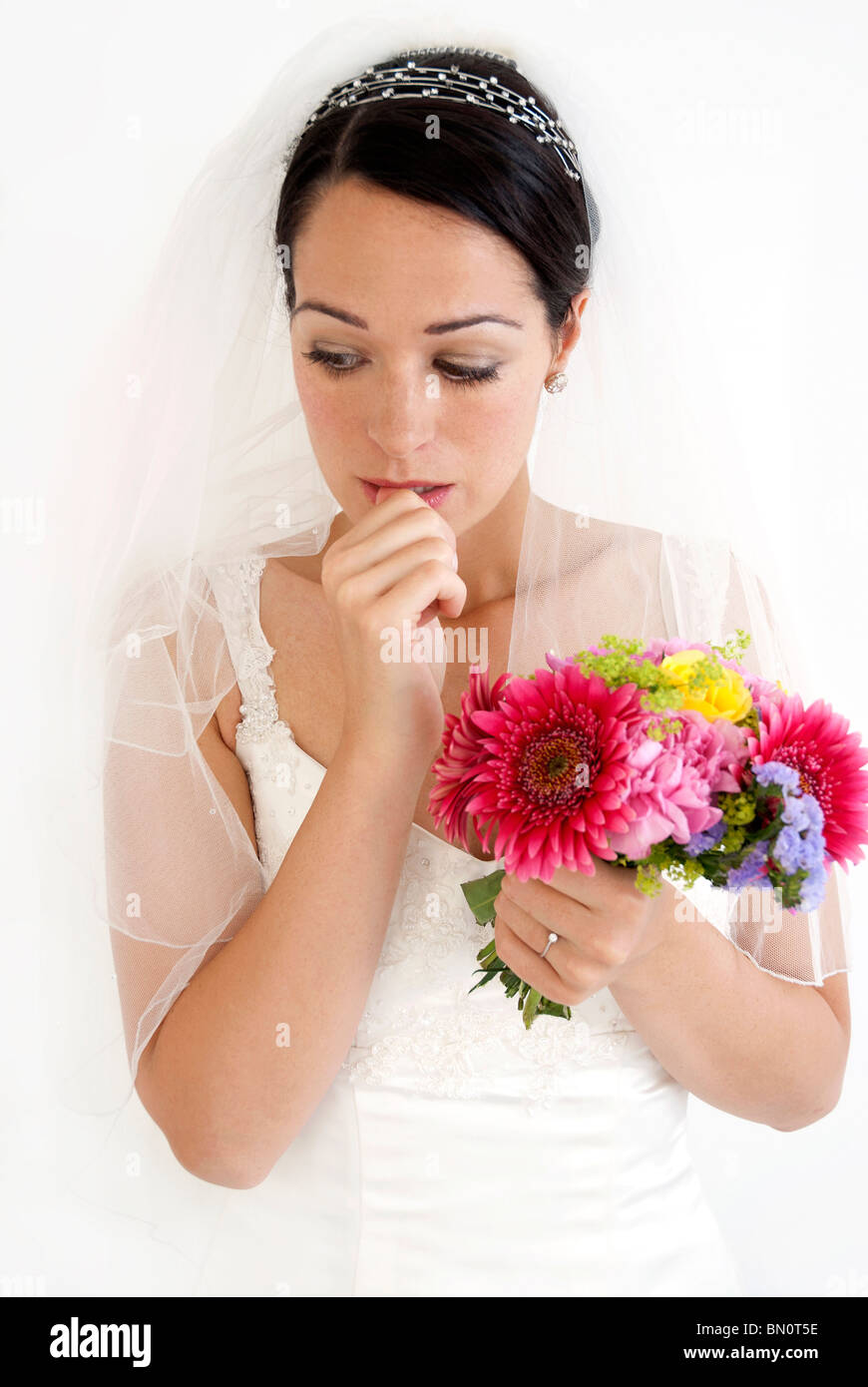 Una sposa preoccupata Foto Stock