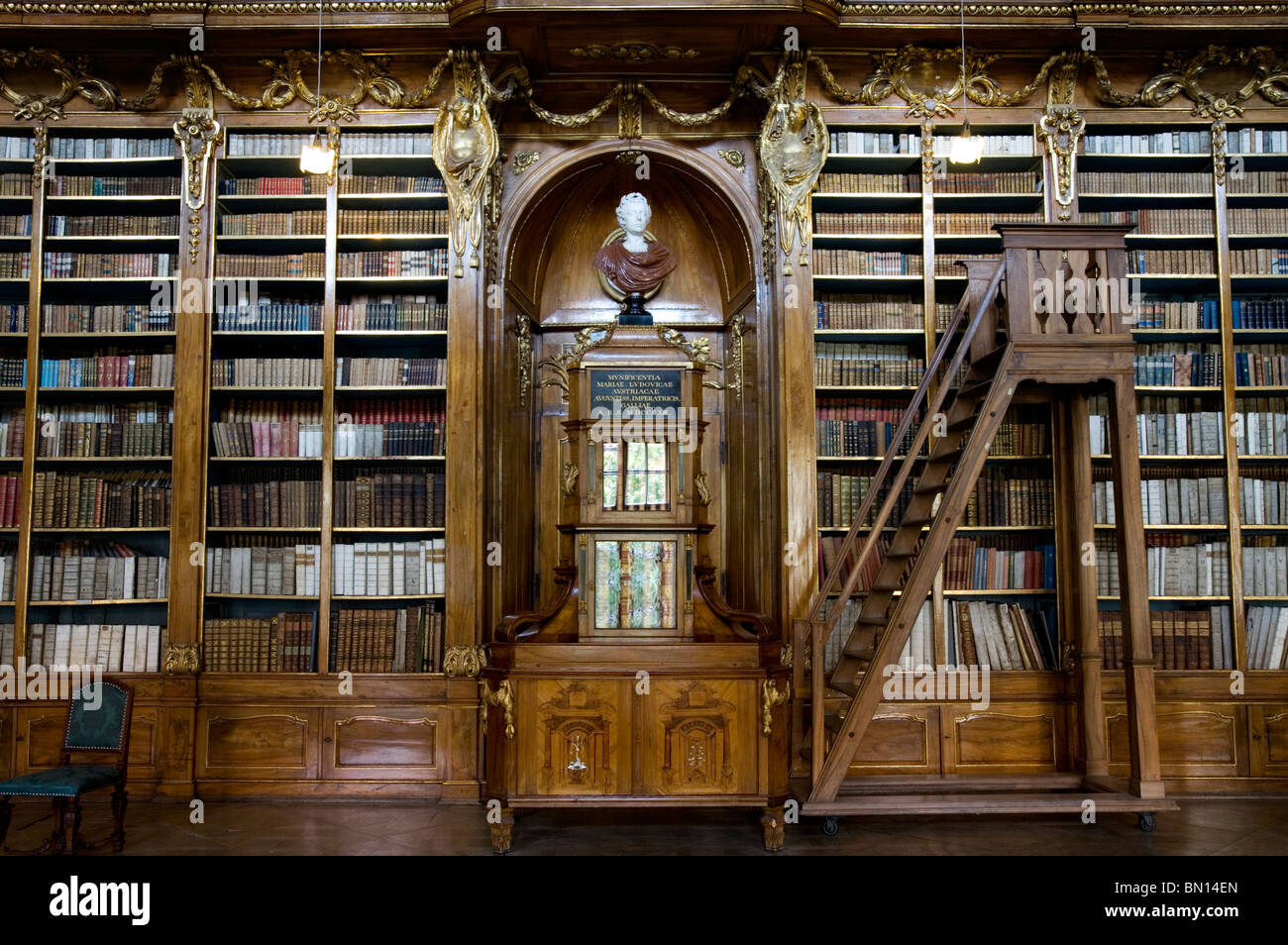 Dettagli di una biblioteca in stile barocco Foto Stock