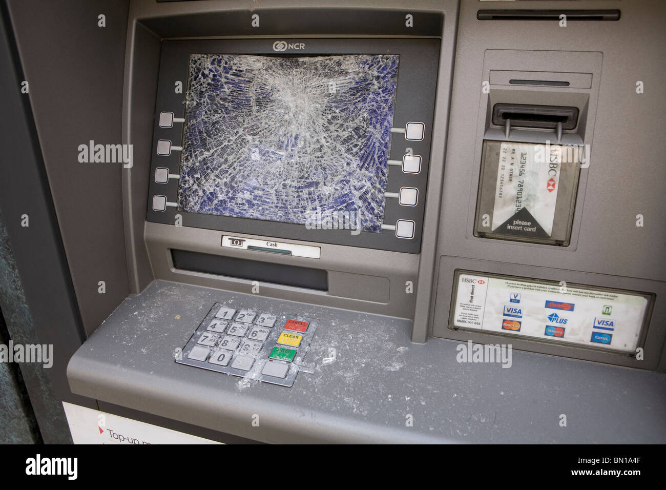 Vandalizzato bancomat a Londra Foto Stock