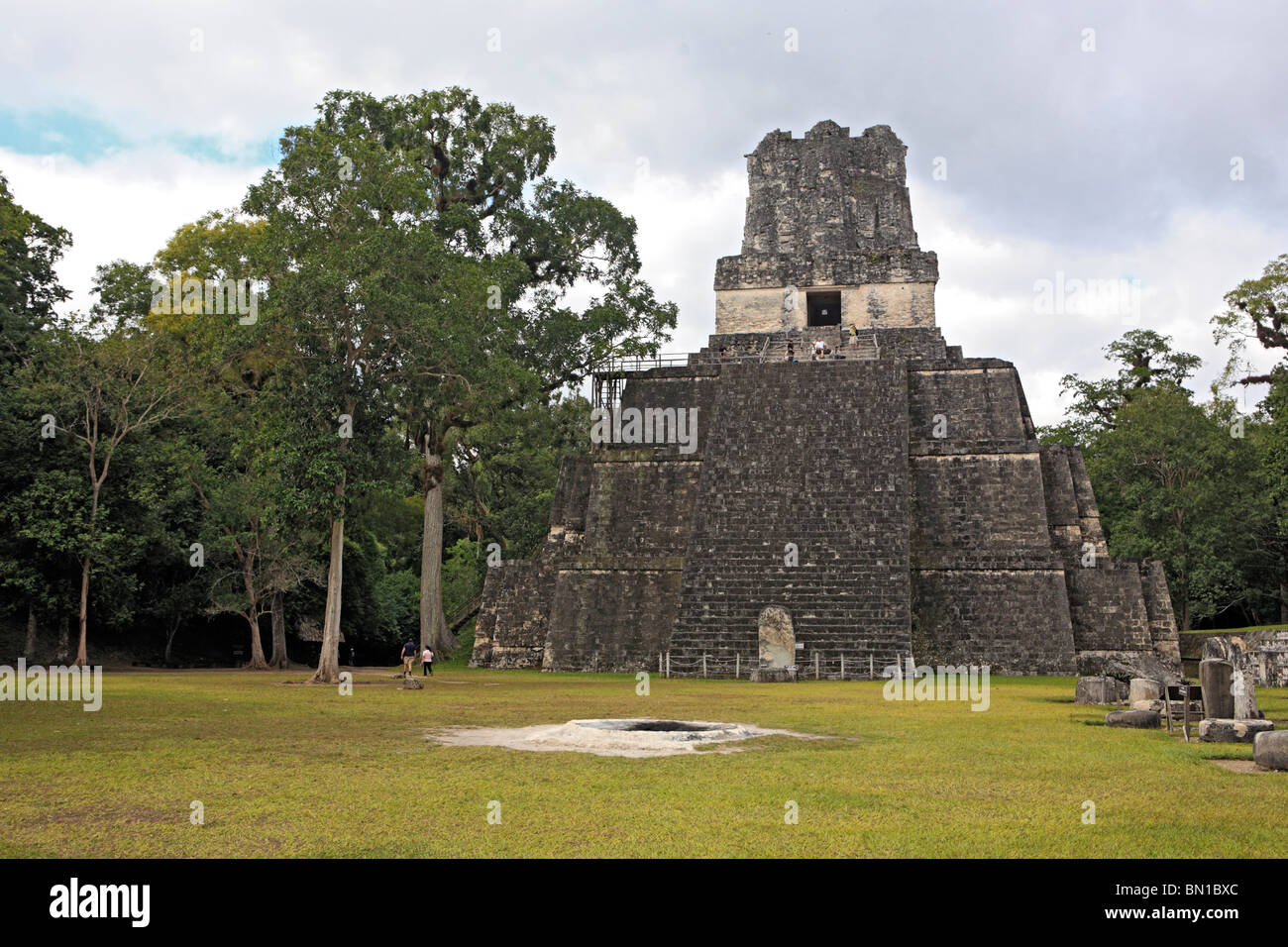 Tempio II, le rovine maya di Tikal, vicino a Flores, Guatemala Foto Stock