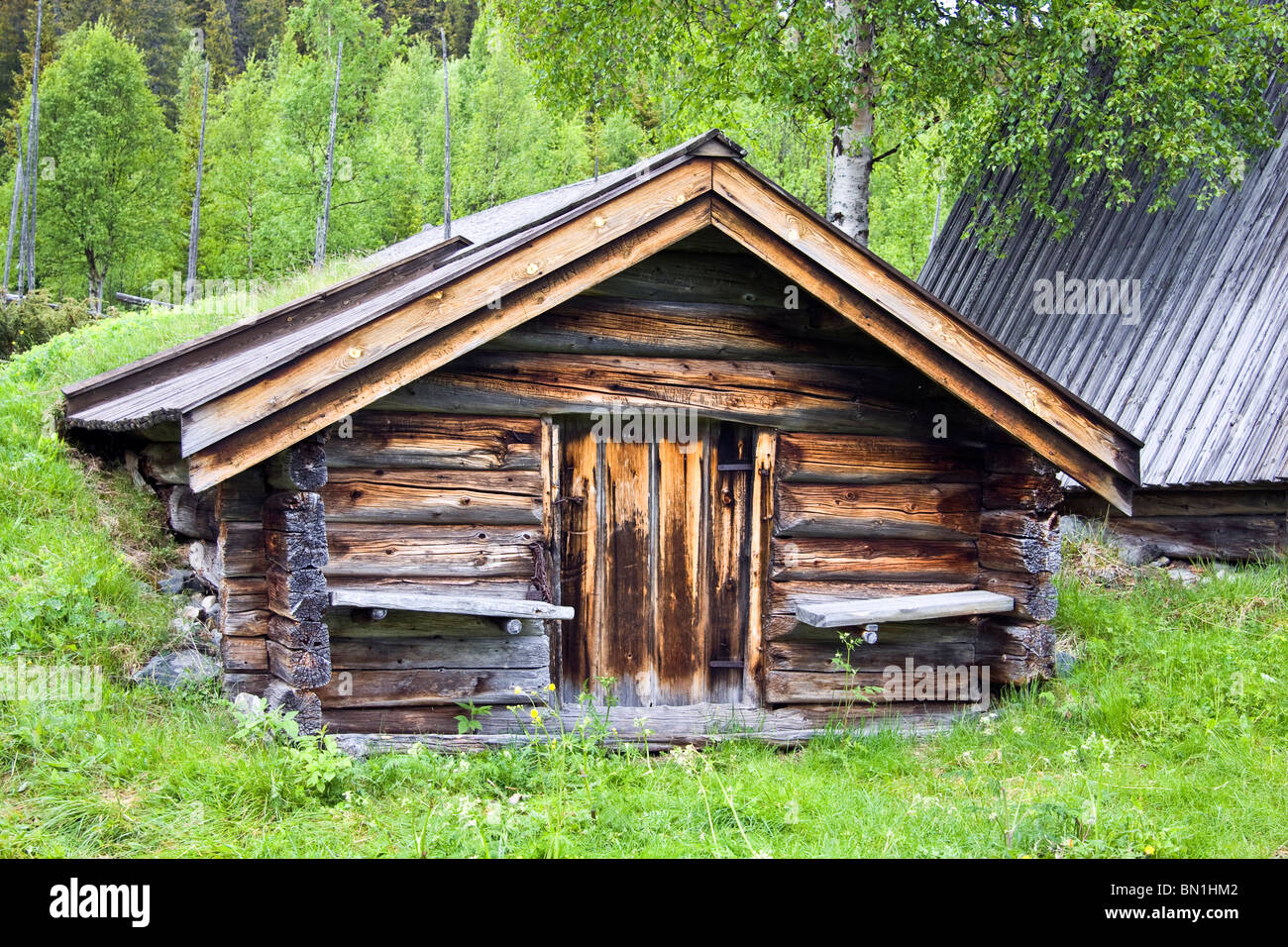 Il vecchio tradizionale cabina in legno in Svezia Foto Stock