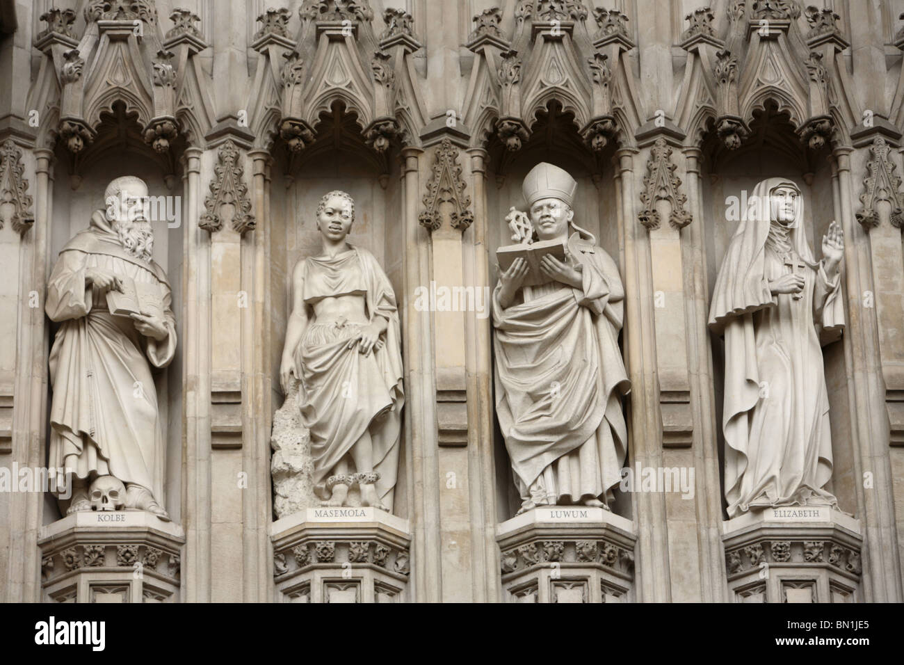 Sculture su Westminster Abbey, Westminster, London SW1. Foto Stock