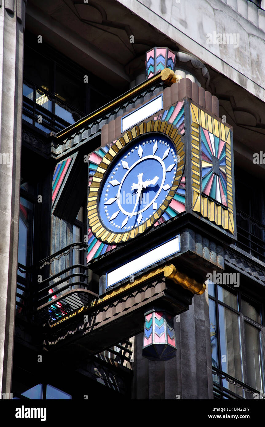 Orologio sul Daily Telegraph Edificio, Fleet Street, City of London, Londra, Inghilterra, Regno Unito Foto Stock