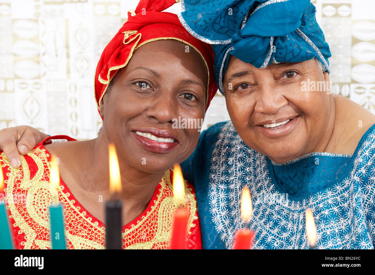 African American madre e figlia in Abbigliamento tradizionale Foto Stock