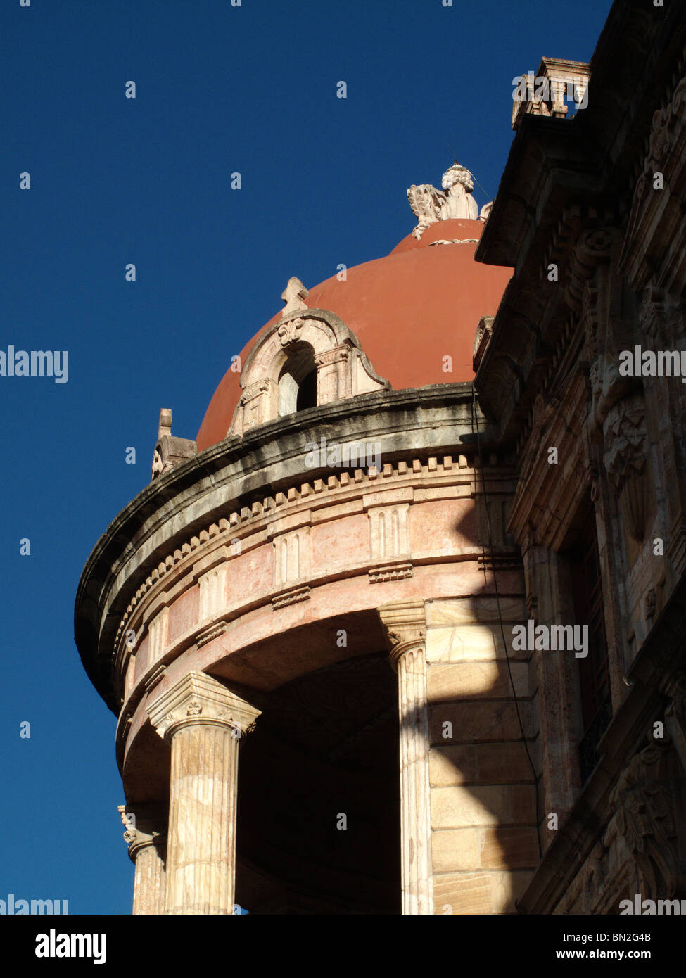 Architettura coloniale di Cuenca in Ecuador Foto Stock