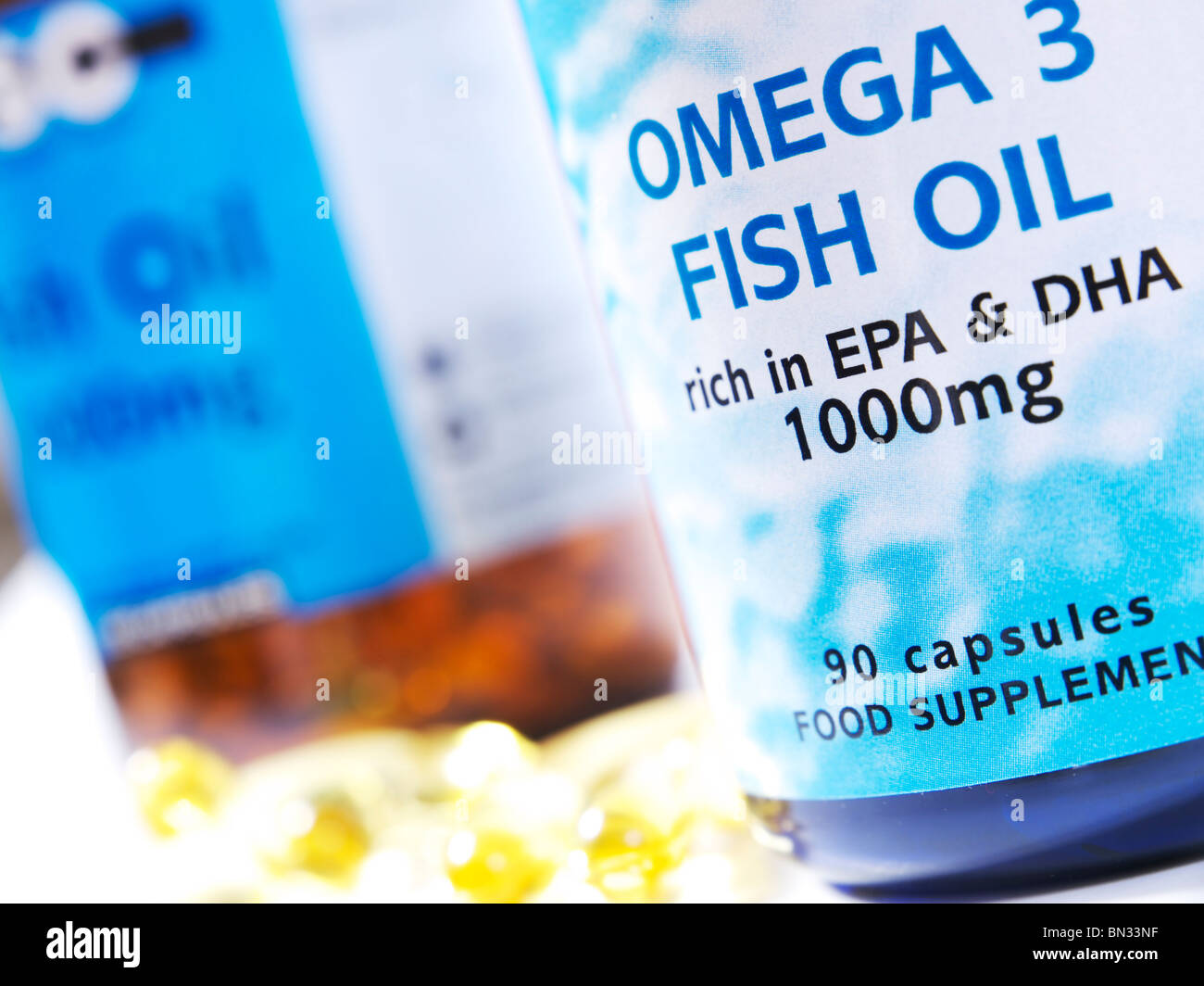 Omega 3 (tre) olio di pesce integratore alimentare capsule Foto Stock