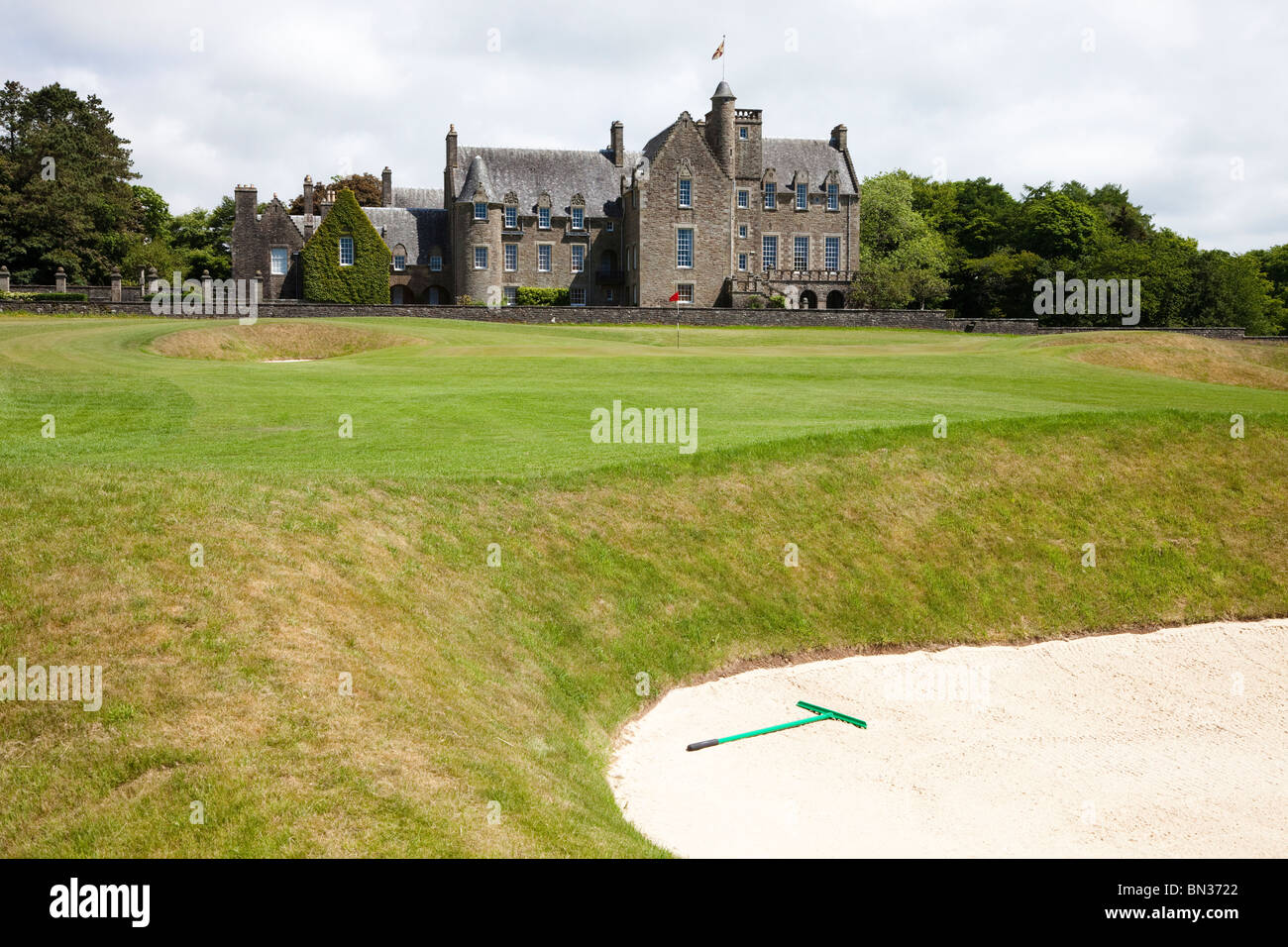 Rowallan Castle Golf Club nei pressi di Kilmaurs, Ayrshire, in Scozia. Vista del xviii verde. Corso progettato da Colin Montgomery. Foto Stock