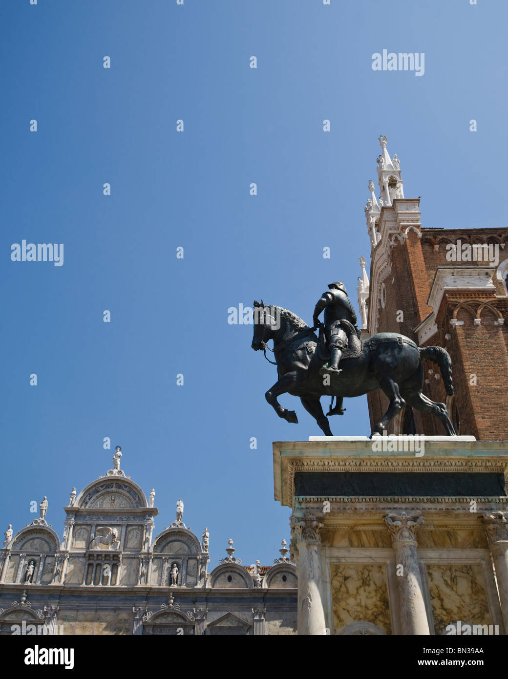 Monumento a Colleoni e Scuolo Grande di San Marco Foto Stock