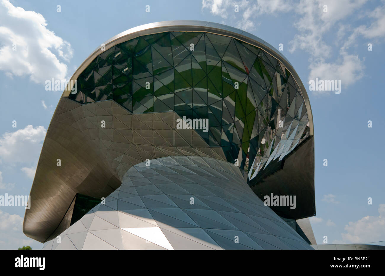 Il BMW Welt di Monaco di Baviera, Germania Foto Stock