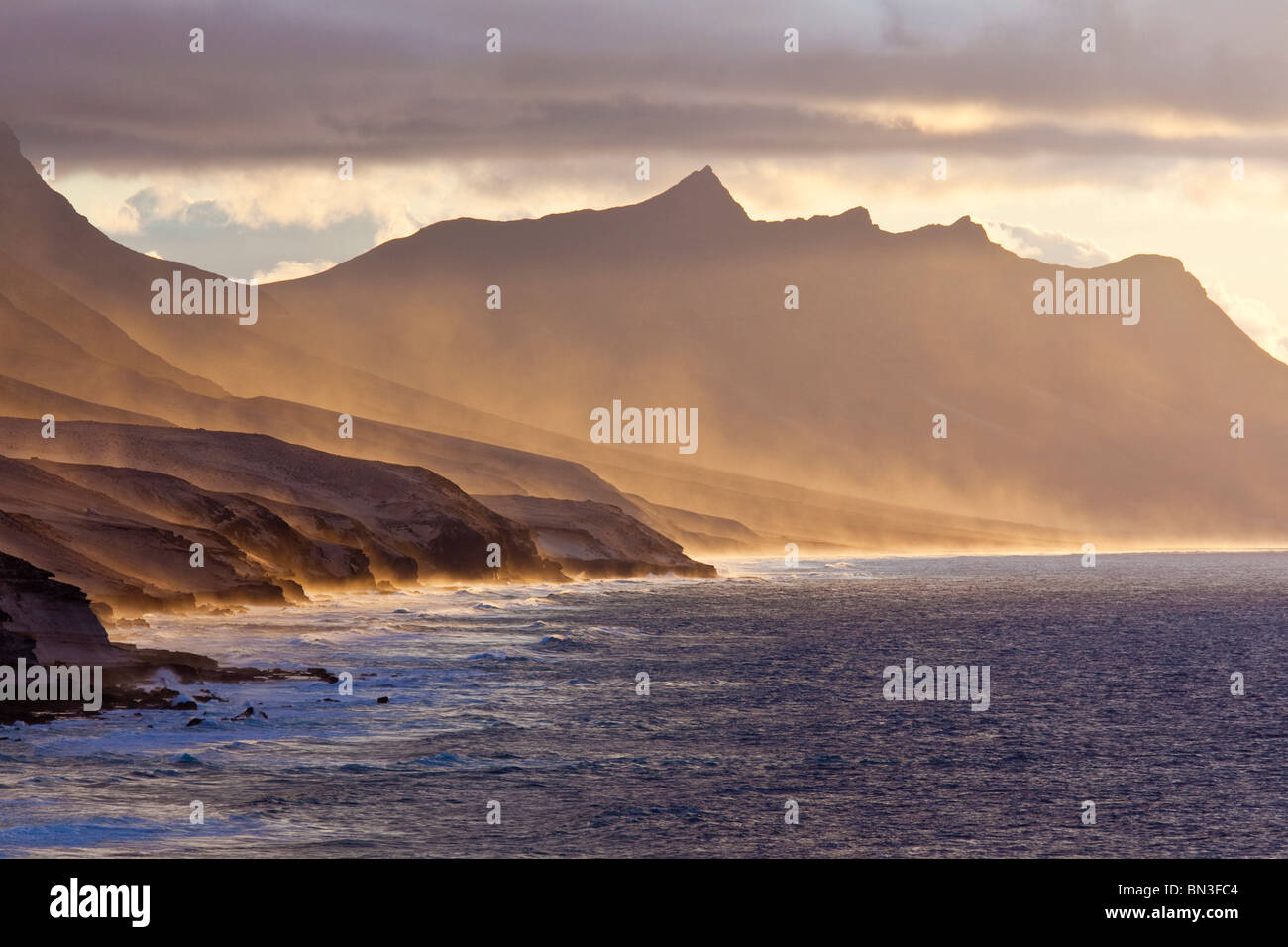 Costa di Costa Calma al tramonto, Fuerteventura, Spagna Foto Stock