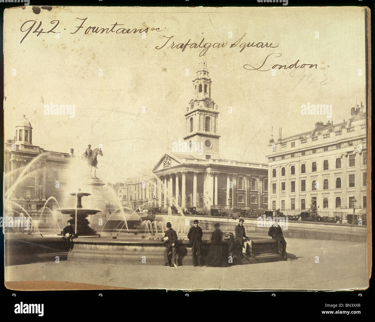 Fontane, Trafalgar Square, Londra, foto Francis Frith. Inghilterra, 1860-70 Foto Stock