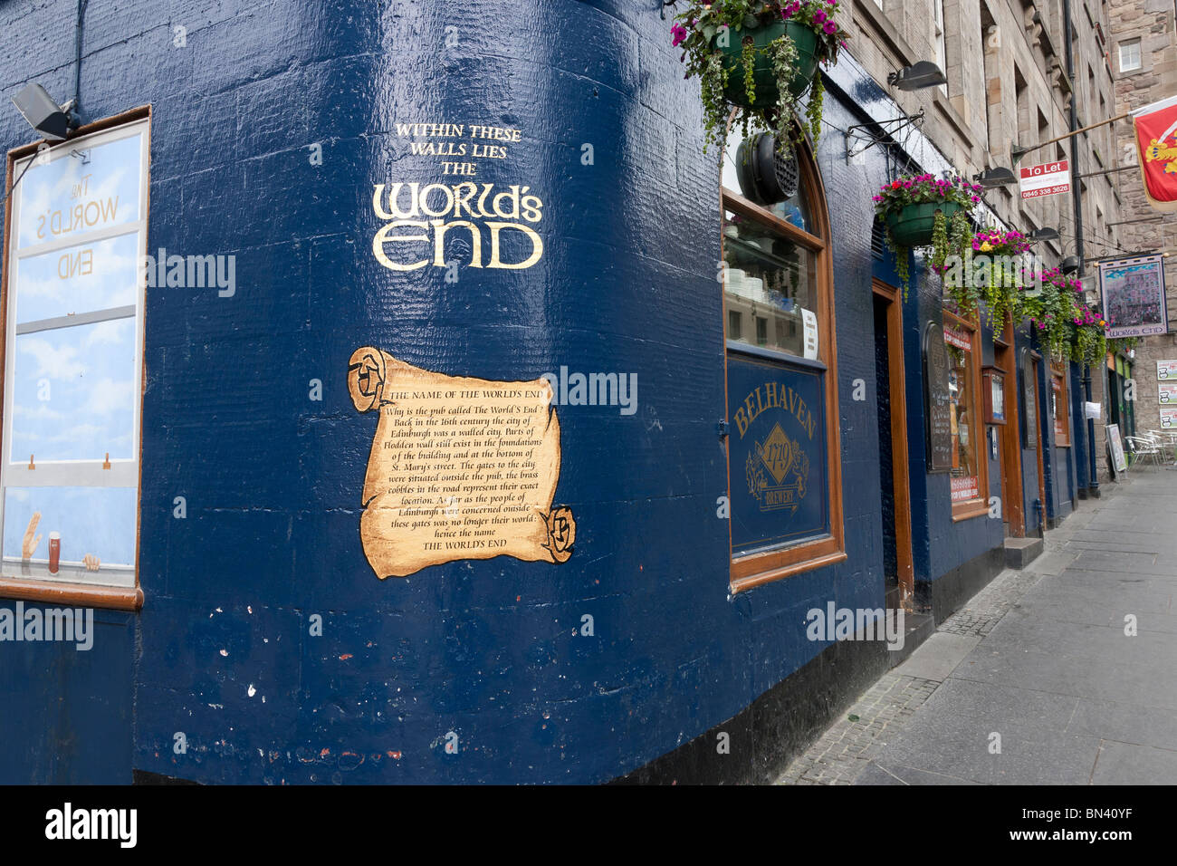 Mondi fine pub, Royal Mile di Edimburgo Foto Stock