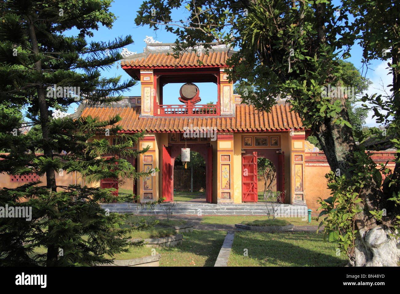 Tenuto presso la cittadella di Hue, Vietnam. Il Thế Miếu (Tempio di generazioni). Foto Stock