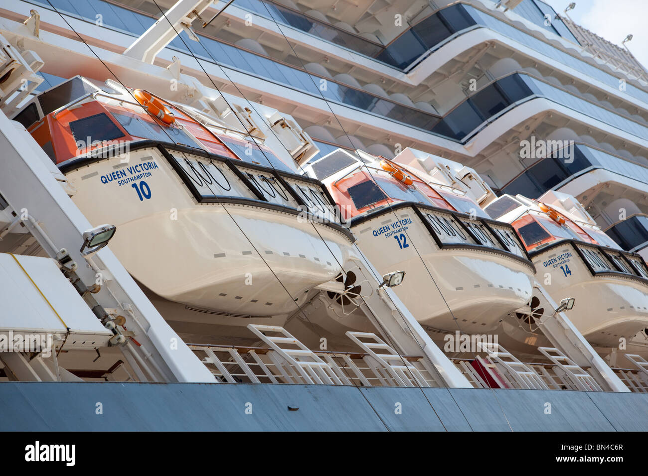 Cunard Liner Queen Victoria's imbarcazioni di salvataggio. Più recenti standard SOLAS. Foto Stock