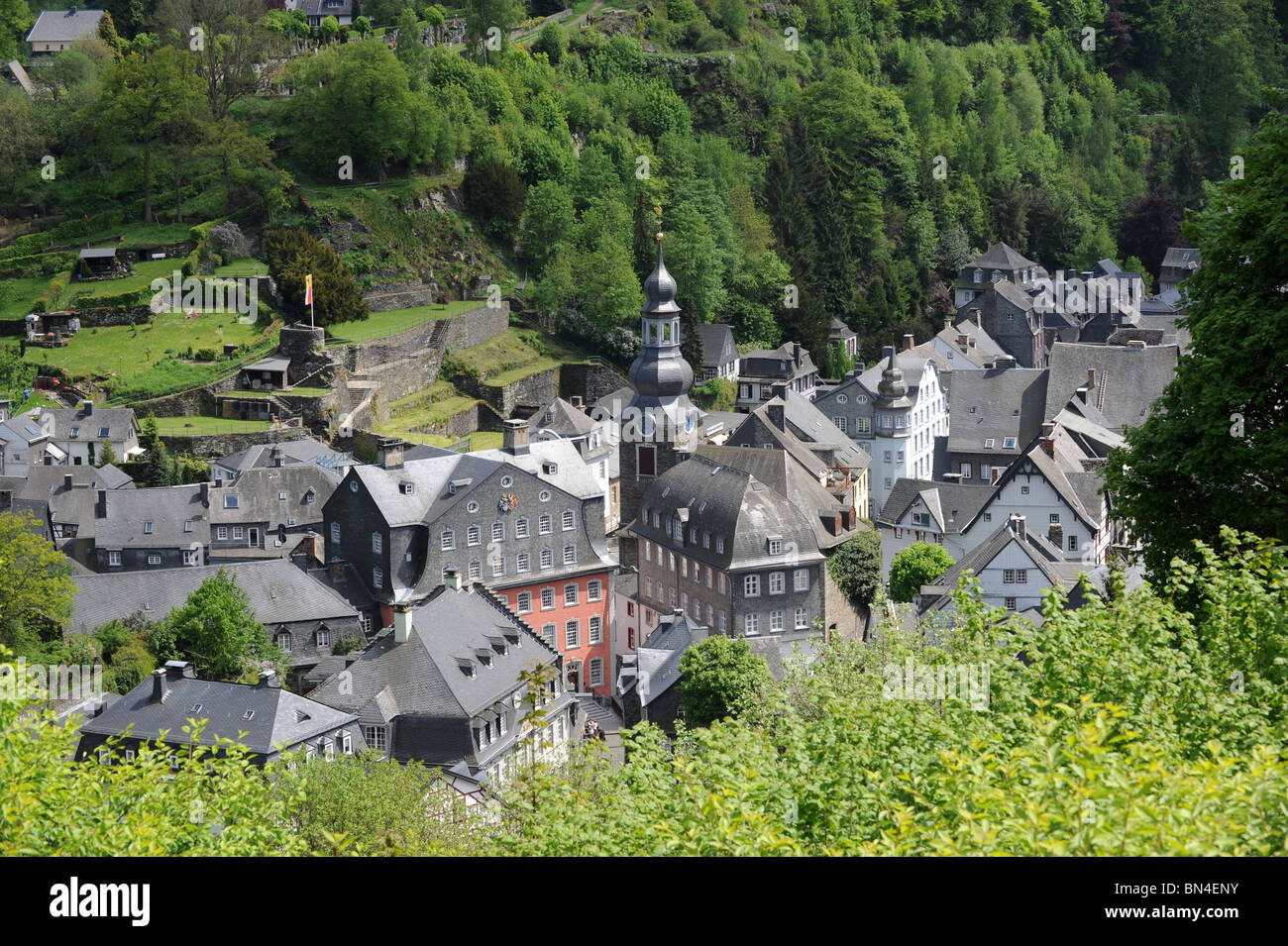 Monschau nel Parco Nazionale dell'Eifel Germania Deutschland Europa Foto Stock