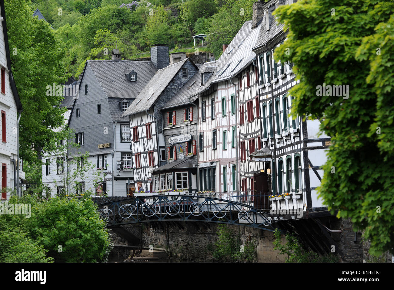 Monschau nel Parco Nazionale dell'Eifel Germania Deutschland Europa Foto Stock
