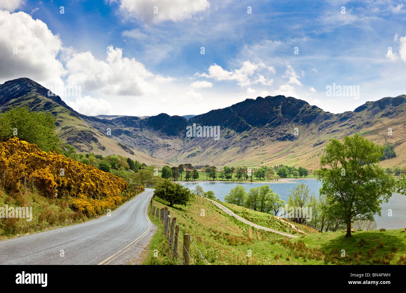 Lake District, UK - Vista del paesaggio di Buttermere con Fleetwith Pike, Grey Knotts e Haystacks Foto Stock