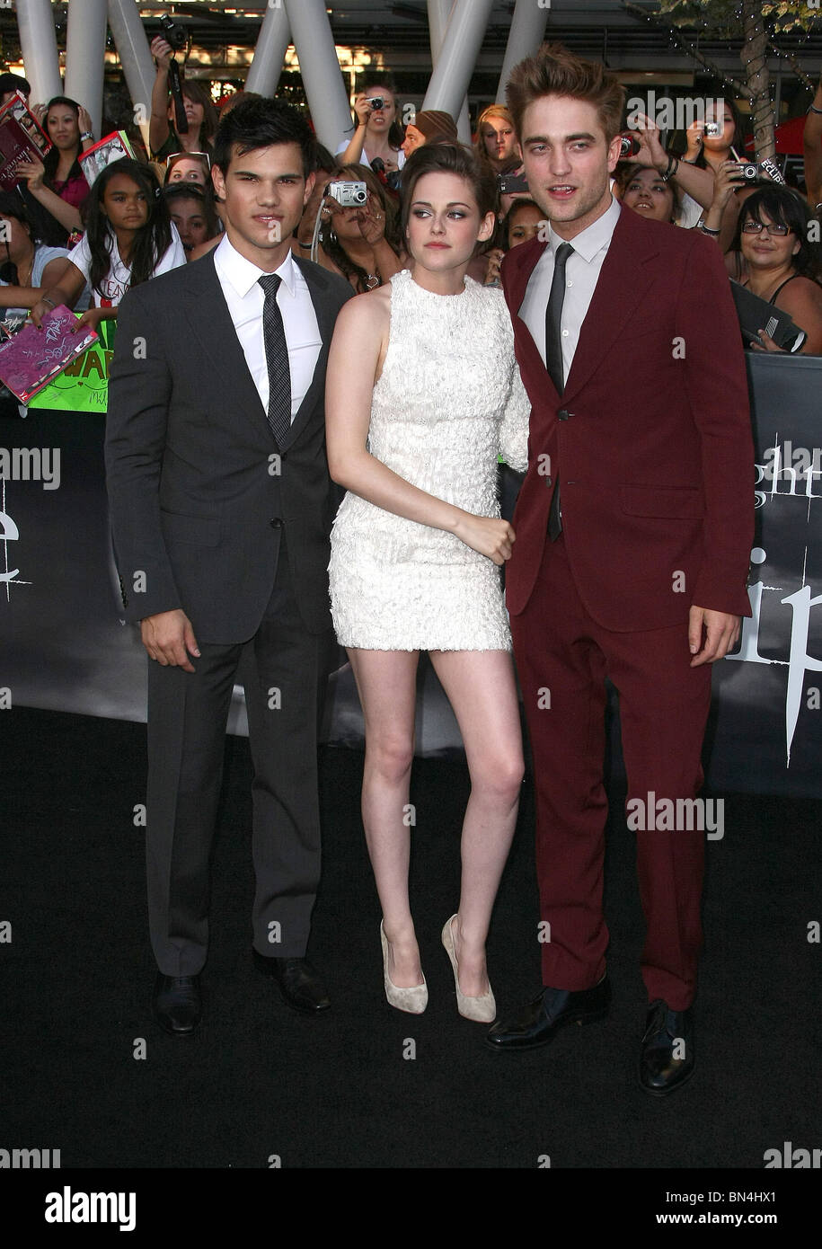 TAYLOR LAUTNER Kristen Stewart Robert Pattinson Twilight Saga: Eclipse PREMIERE PRESSO IL LOS ANGELES FILM FESTIVAL DOWNTOWN Foto Stock