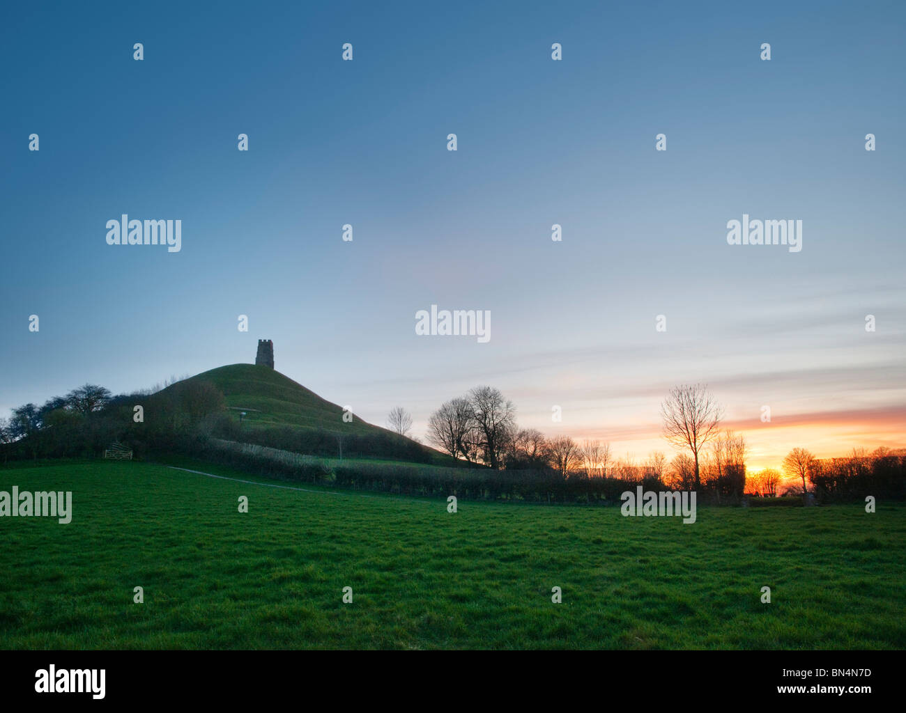 Glastonbury Tor al tramonto Foto Stock