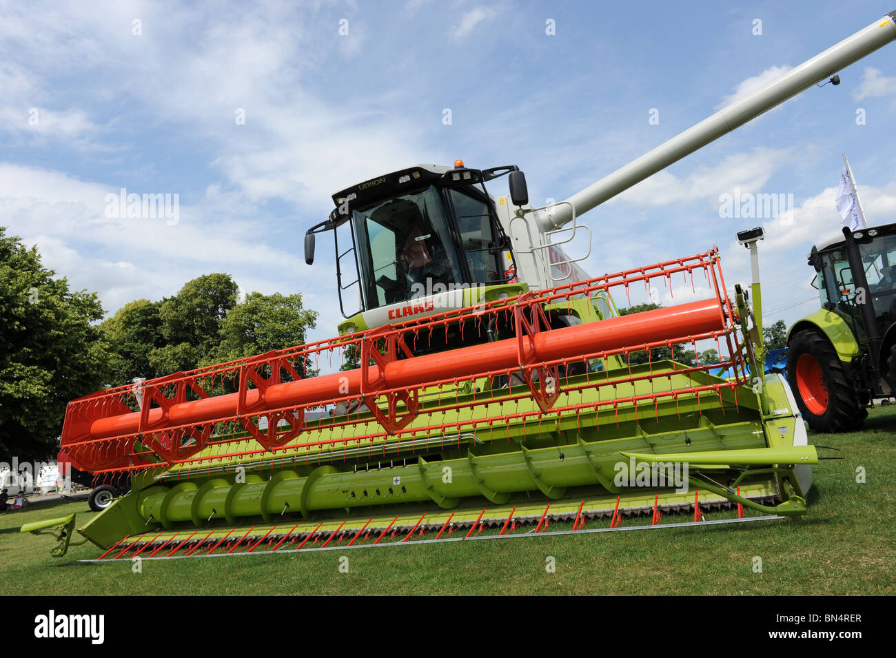 Claas Lexion combine harvester sul display a Shropshire County Visualizza Foto Stock
