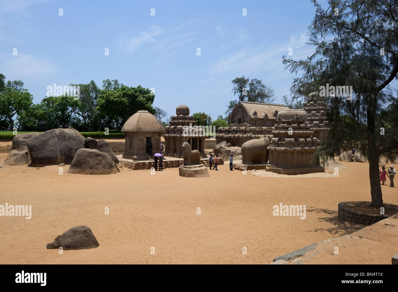 India Tamil Nadu Mamallapuram il Panch Rathas area, un insieme monolitico di altari del VII secolo Foto Stock