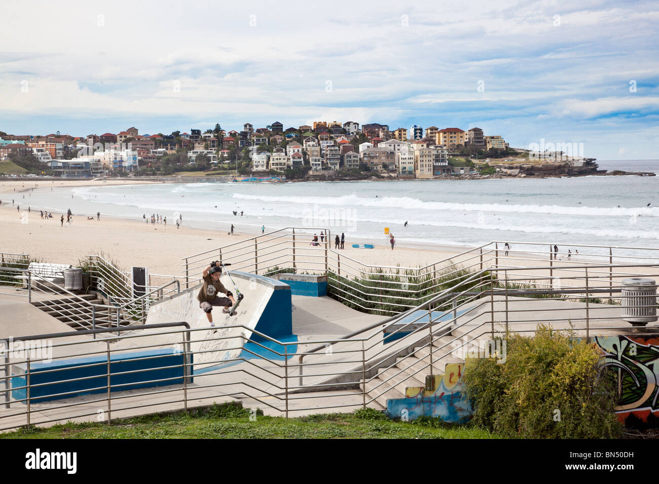 Lo skate park e di fronte alla spiaggia di Bondi Beach vicino a Sydney, Australia Foto Stock