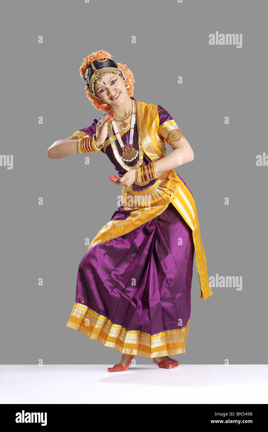 Bal ganesh una postura in bharatnatyam Foto Stock