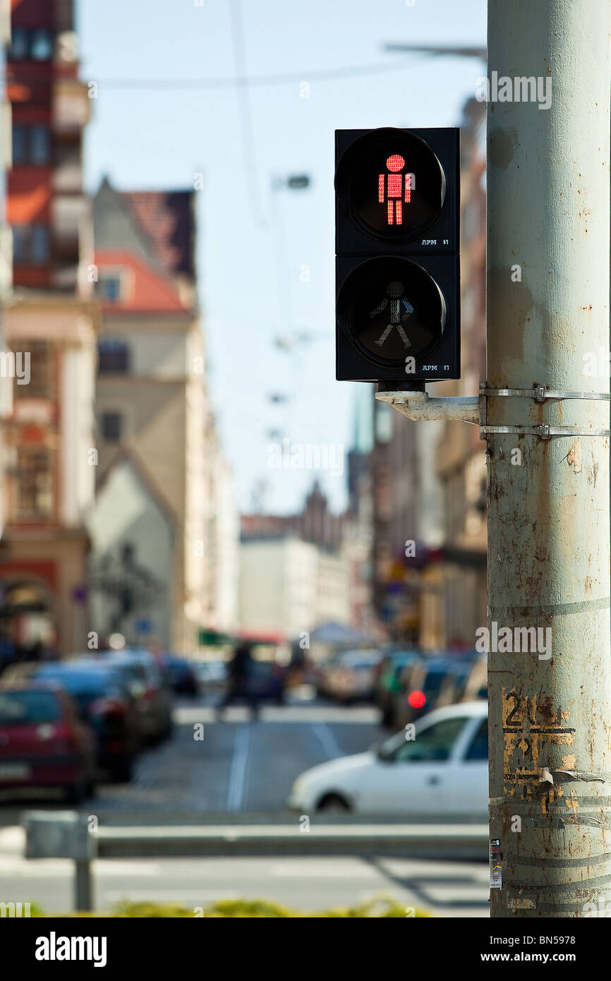 Luci Crosswalk in un quartiere residenziale di Wroclaw Foto Stock