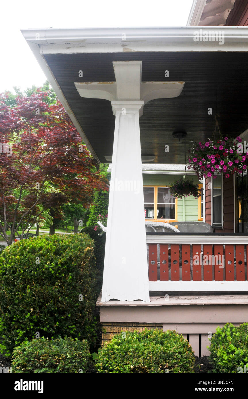 Bungalow colonna architettonica Foto Stock