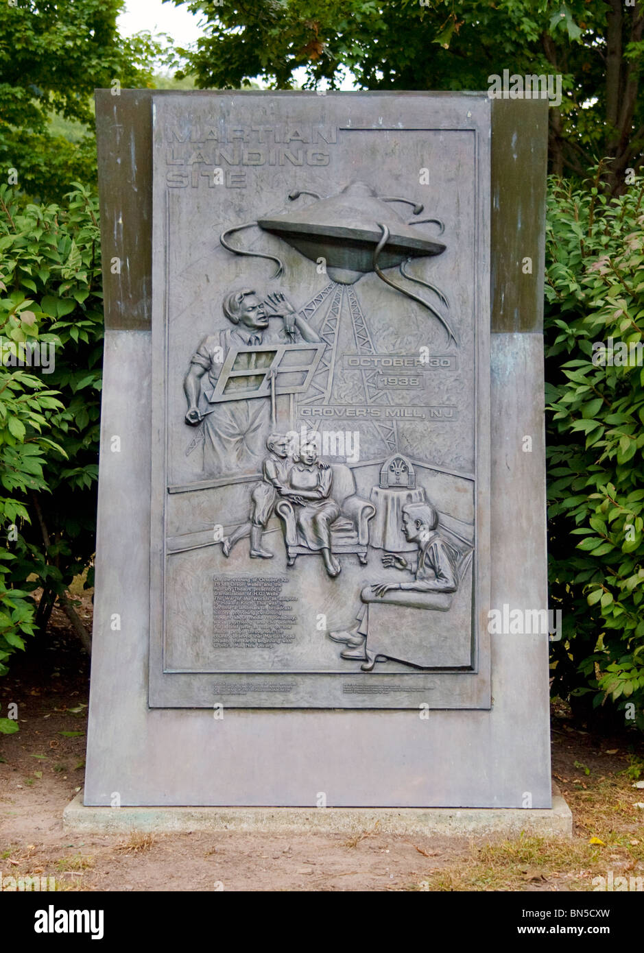 Un monumento per il marziano Landing Site come detto su Orson bene il famoso trasmessi nel 1938 situato in Grovers Mill, New Jersey. Foto Stock