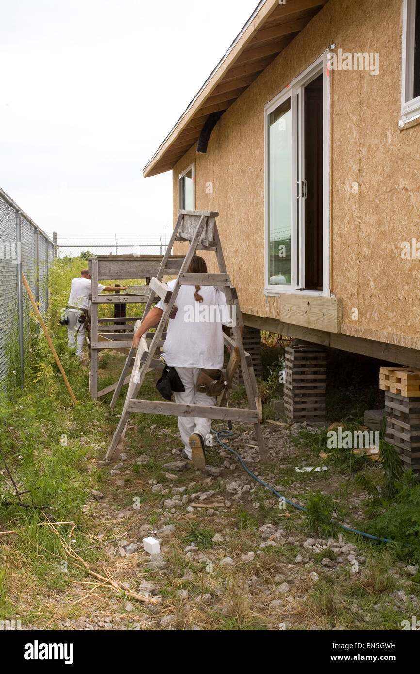 I detenuti che lavorano in programma di costruzione. Le case sono costruite e offerto a famiglie a basso reddito a un prezzo scontato. Il Nebraska stato penna. Foto Stock