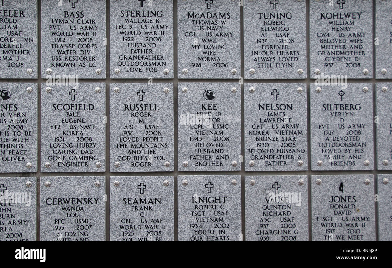 Stati Uniti d'America, Idaho Boise, Dry Creek cimitero, veterano della parete Columbarium del Memorial Day Foto Stock
