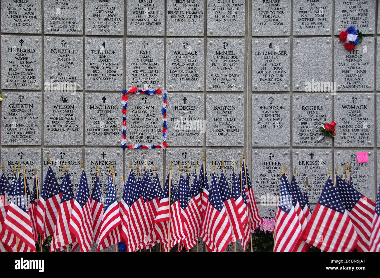 Stati Uniti d'America, Idaho Boise, Dry Creek cimitero, veterano della parete Columbarium del Memorial Day Foto Stock