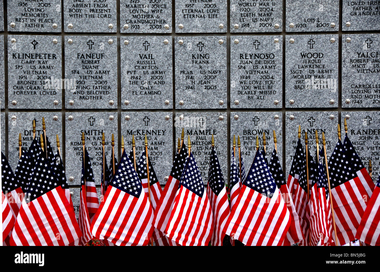Stati Uniti d'America, Idaho Boise, Dry Creek cimitero, veterano della parete Columbarium del Memorial Day Foto Stock