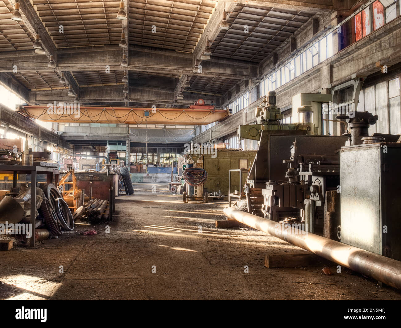 All'interno di una vecchia fabbrica o negozio di ferramenta da di mid-20th c. Foto Stock