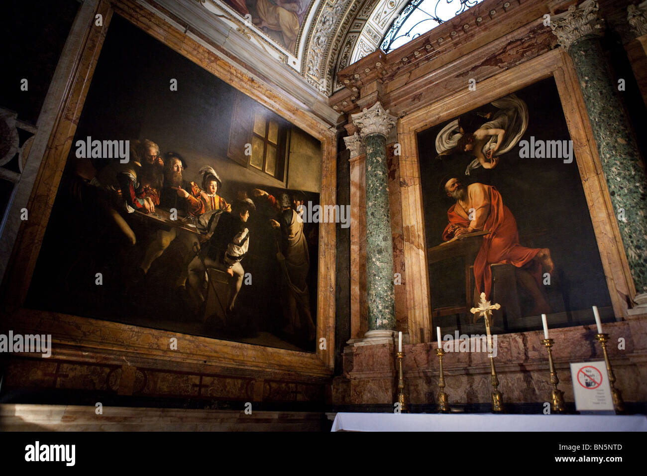 Chiesa di San Luigi dei Francesi con dipinti di Caravaggio, Roma, Italia Foto Stock