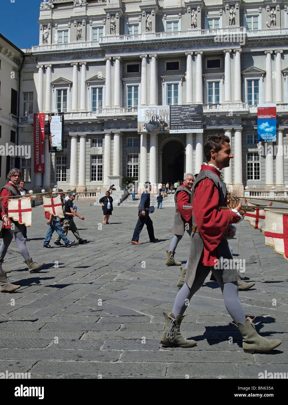 Il corteo storico di fronte a Palazzo Ducale - Genova - Italia Foto Stock