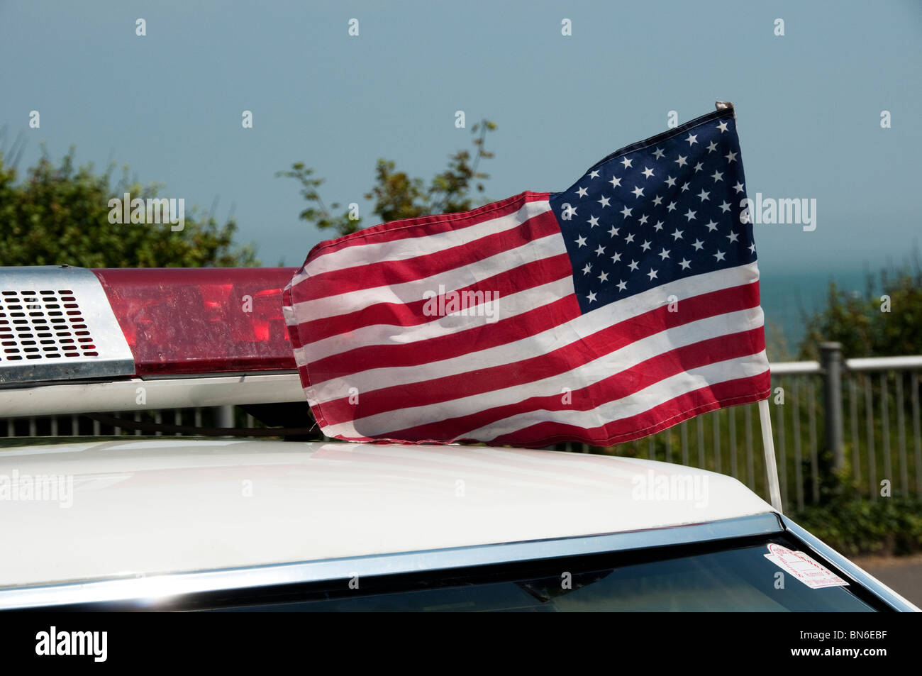 A stelle e strisce su un American automobile della polizia Foto Stock