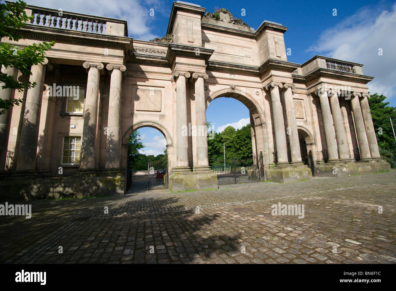 Birkenhead Park è un parco pubblico nel centro di Birkenhead, sulla penisola di Wirral, Inghilterra. Essa è stata progettata da Joseph Paxton Foto Stock