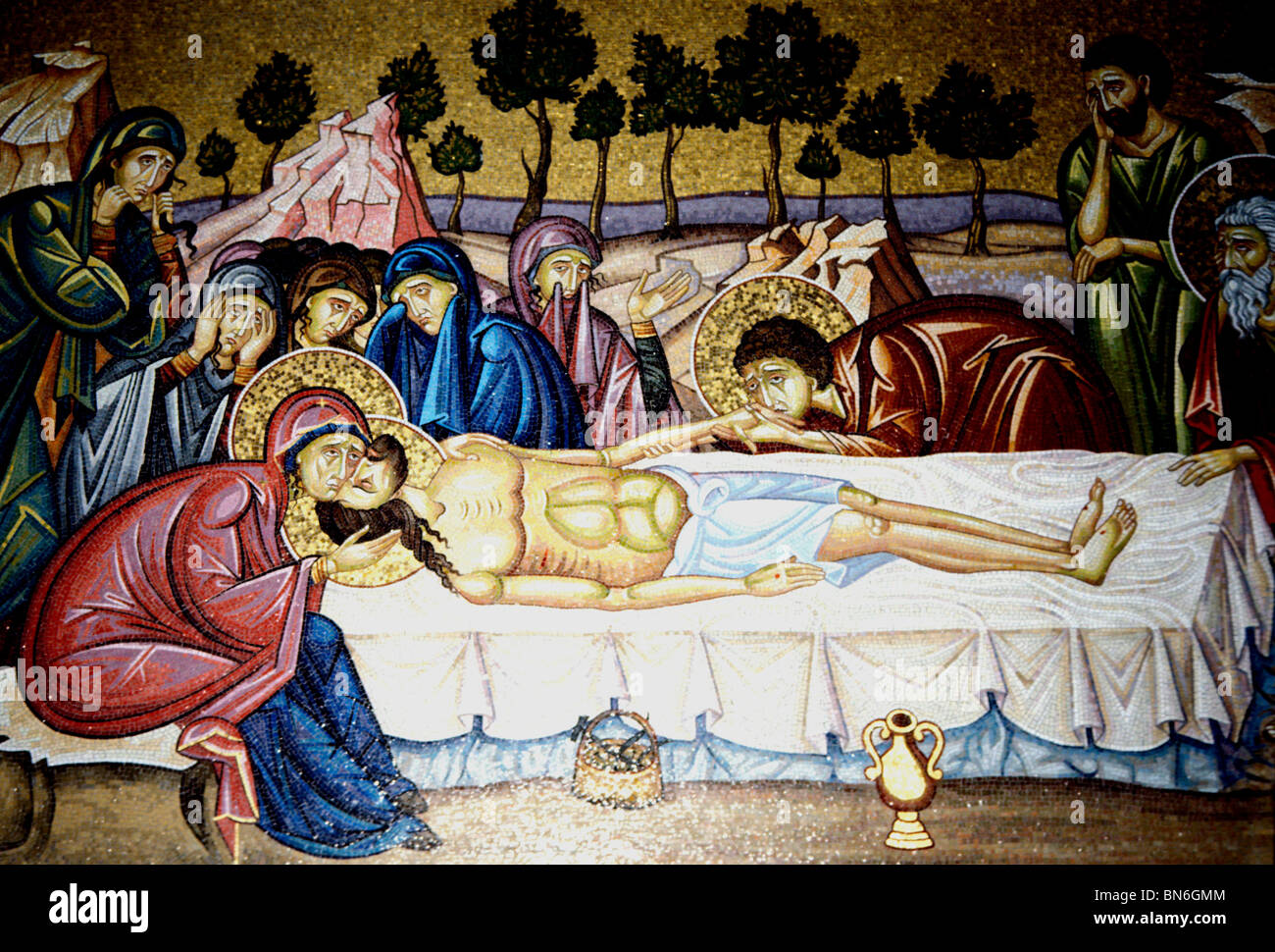 Pietra dell'unzione, pittura di Cristo dopo la sua crocifissione, chiesa Santo Sepolcro di Gerusalemme Foto Stock