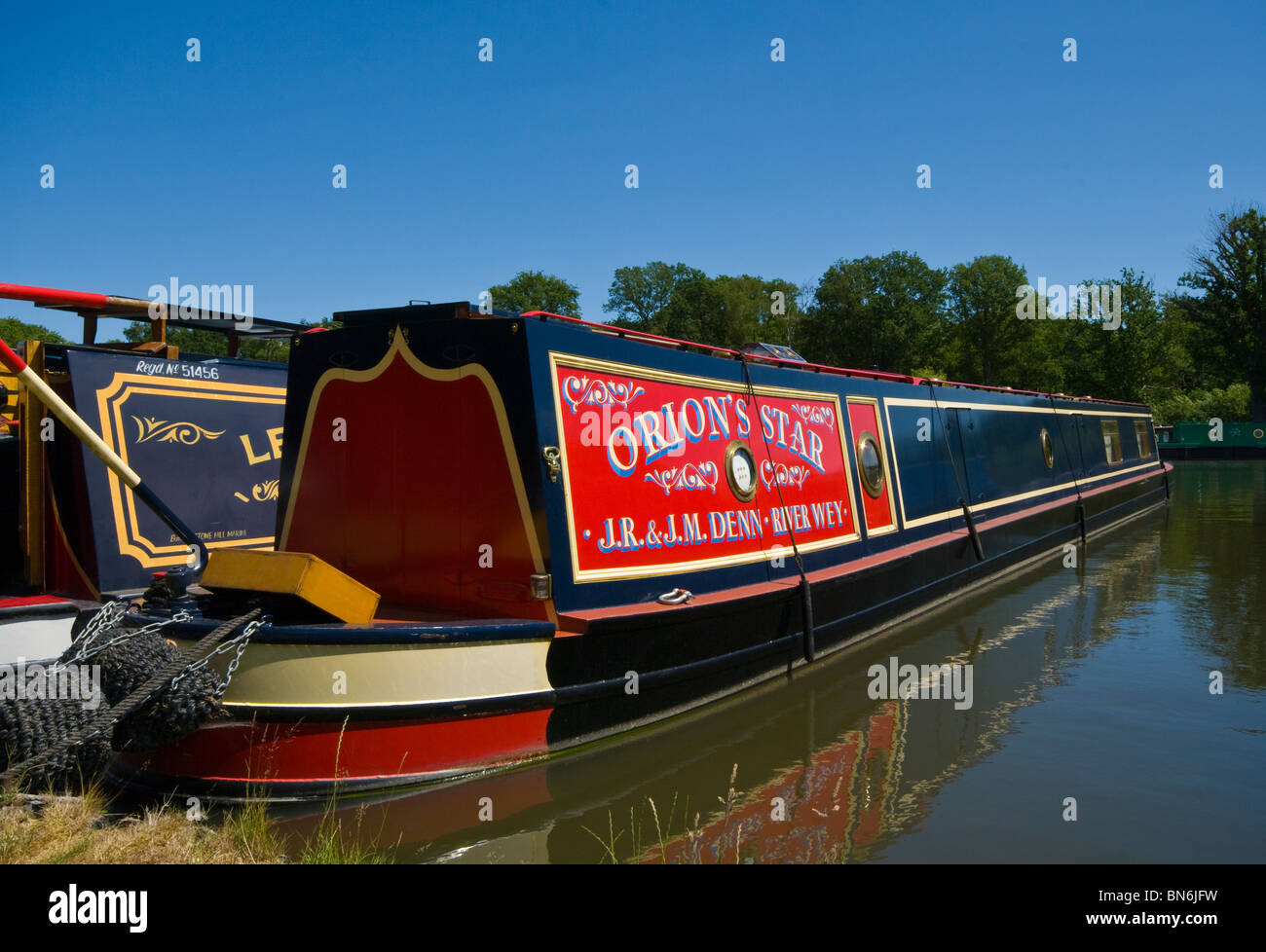 Narrowboats ormeggiati a Marina Pyrford Surrey in Inghilterra Foto Stock