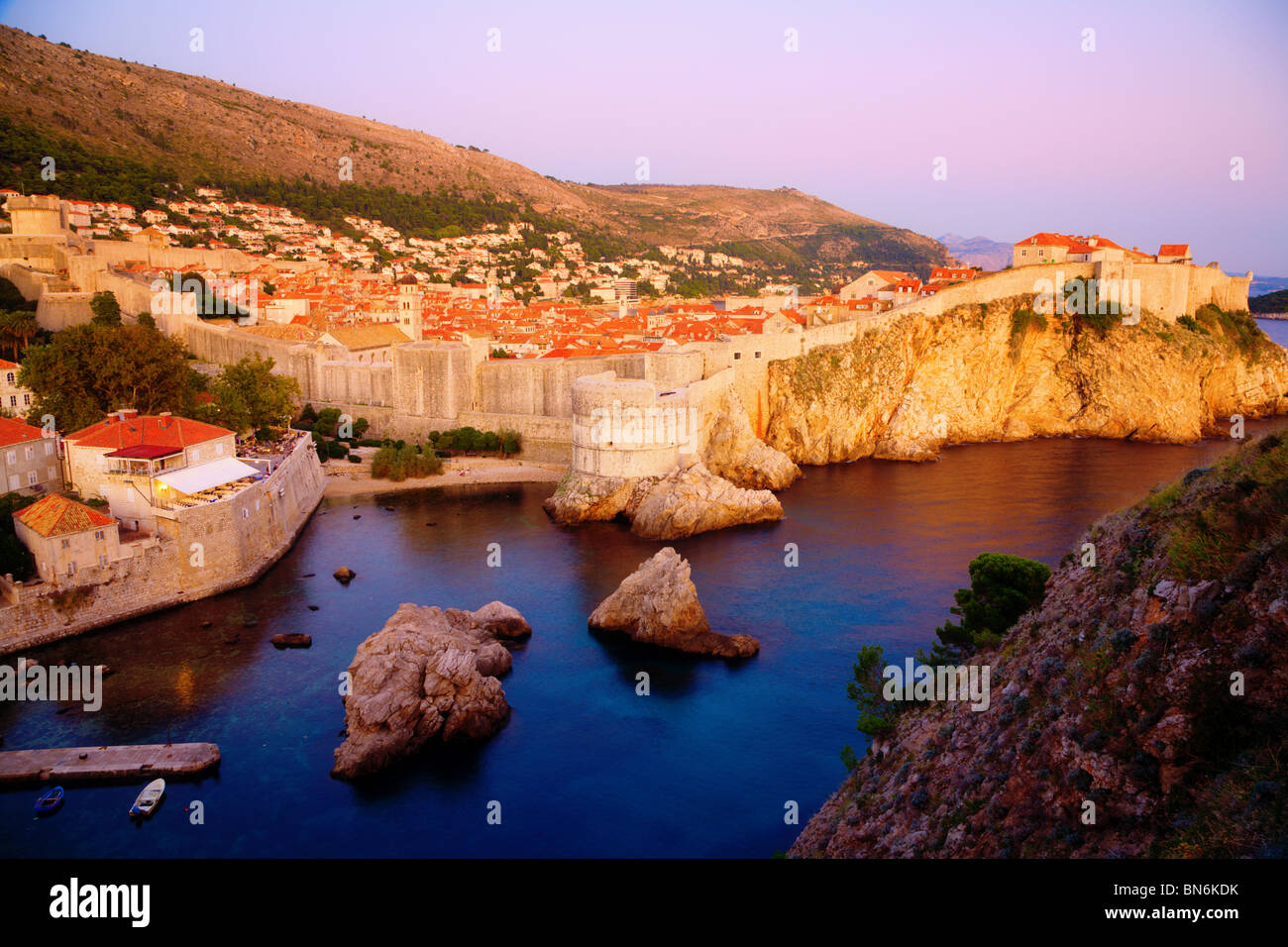 Dubrovnik e la parete della città Foto Stock