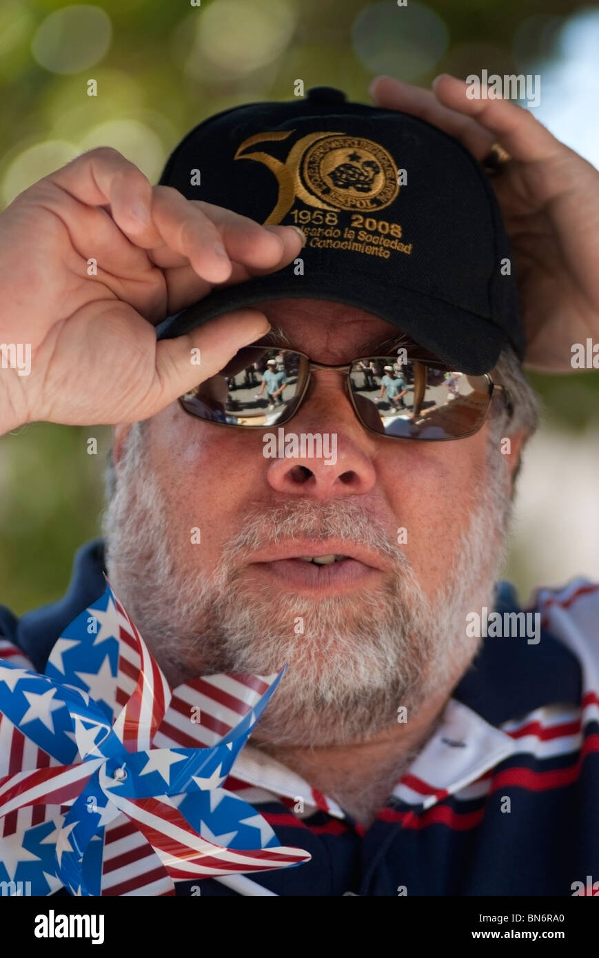 Steve Wozniak, Apple Inc. co-fondatore era il Grand Marshall nel 2010 rosa, bianco e blu il 4 luglio sfilata in San Jose, CA Foto Stock