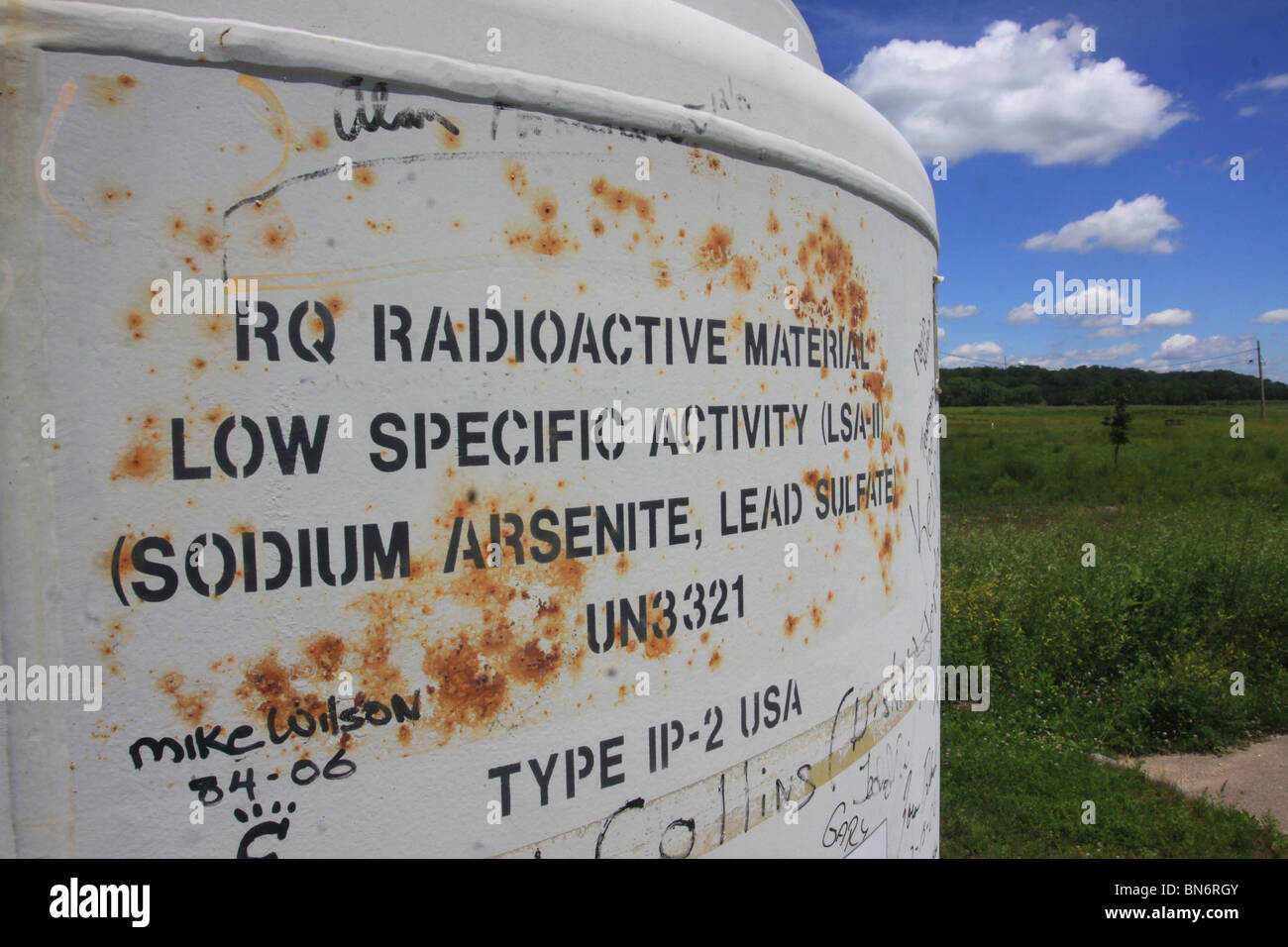 Vecchi materiali radioattivi contenitore di trasporto Fernald ex uranio processing facility Superfund Cleanup sito Foto Stock