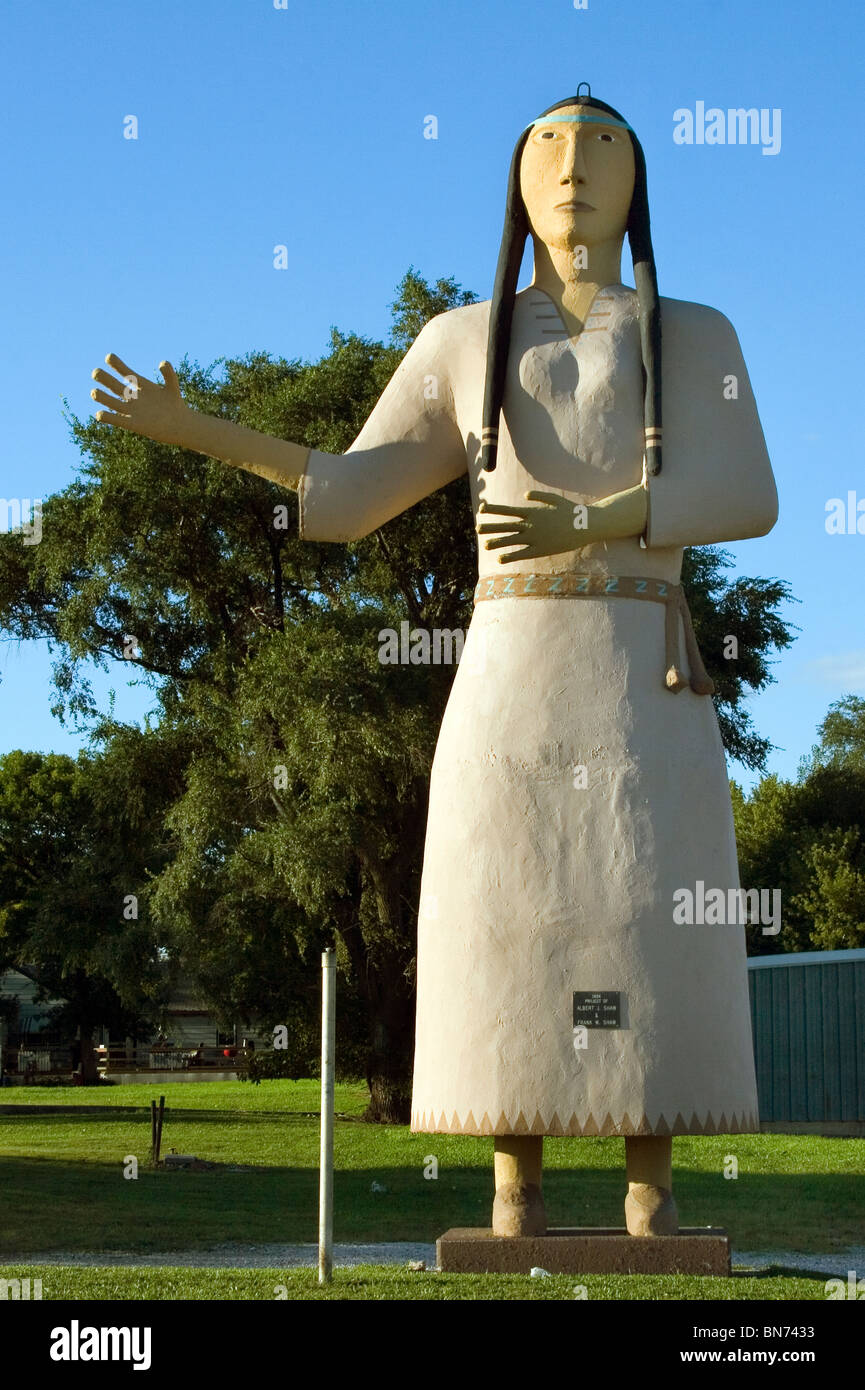 Statua di Pocahontas in città con lo stesso nome nello Iowa. Foto Stock