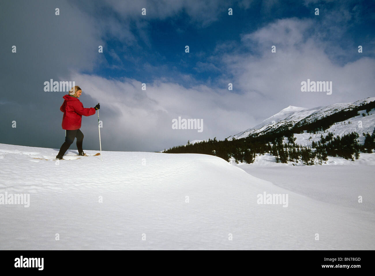 Showshoeing Turnagain Pass centromeridionale AK inverno scenic Foto Stock