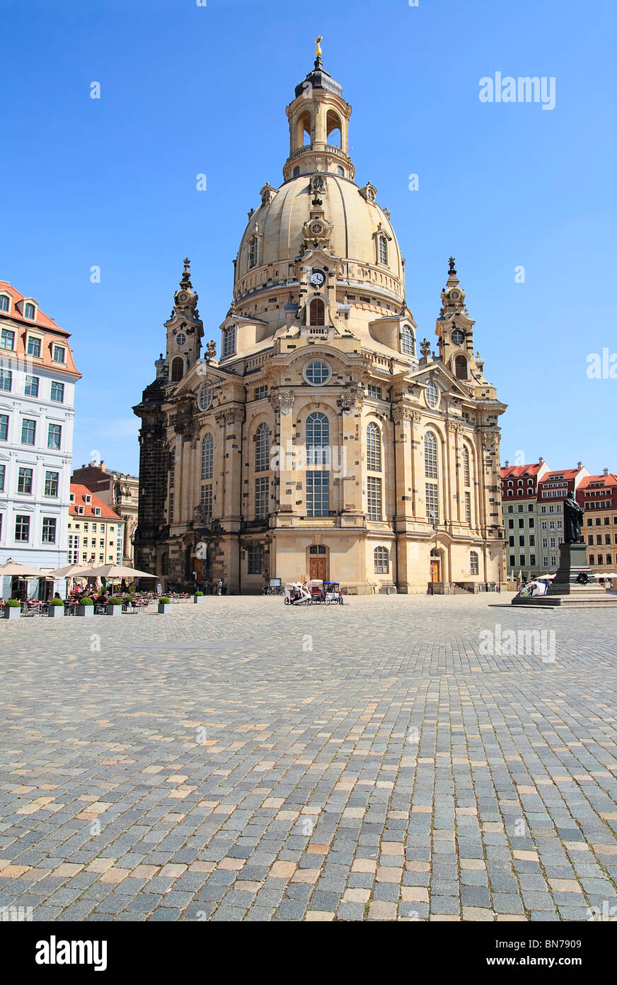 La famosa chiesa ricostruita Frauenkirche di Dresda. Chiesa di Nostra Signora Foto Stock