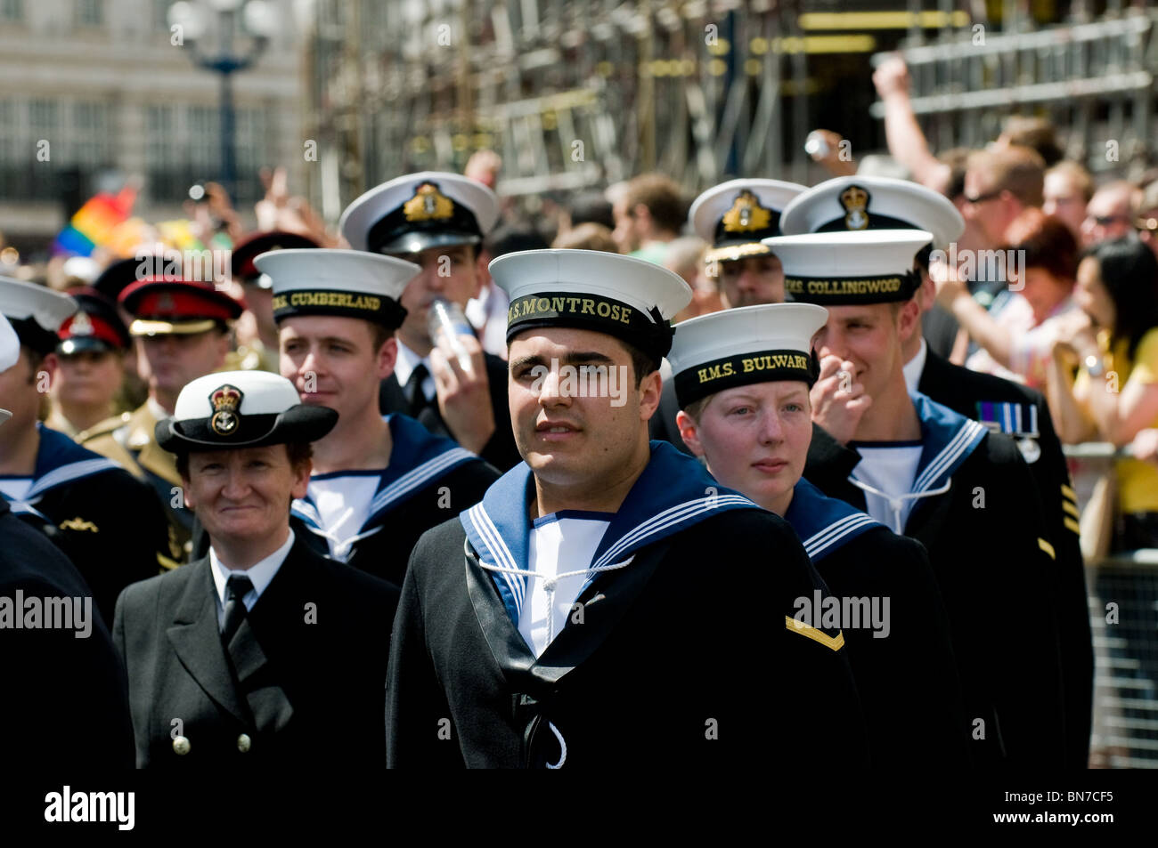 Royal Navy marciando al Pride London celebrazioni. Foto Stock